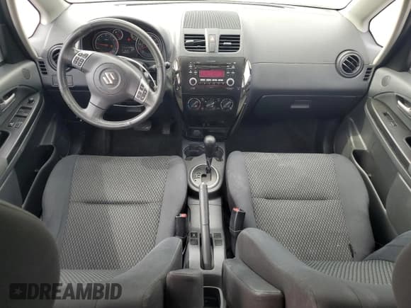 ✅ 2013 Suzuki SX4 LE • VIN: JS2YC5A35D6101897 • Лот: 62202315. Опубликован ранее на Copart с пробегом 120 532 миль. Бесплатный доступ к архиву аукционных продаж из США и подробный отчёт об истории автомобиля на DreamBid. Изображение 8.