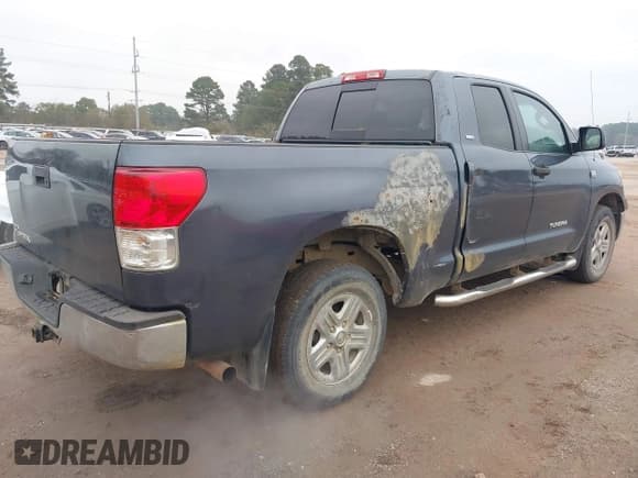 ✅ 2010 Toyota Tundra • VIN: 5TFRM5F15AX003218 • Lot: 43840743. Wystawiony na IAAI z przebiegiem 232 392 mil. Bezpłatny archiwum sprzedaży aukcyjnych z USA i szczegółowy raport historii pojazdu na DreamBid. Zdjęcie 4.