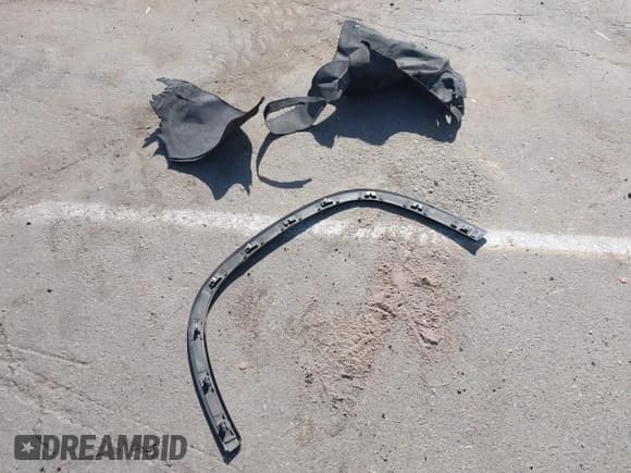 ✅ 2021 Chevrolet Traverse LT Cloth • VIN: 1GNERGKW7MJ236528 • Lot: 43406533. Wystawiony na IAAI z przebiegiem 59 484 mil. Bezpłatny archiwum sprzedaży aukcyjnych z USA i szczegółowy raport historii pojazdu na DreamBid. Zdjęcie 12.