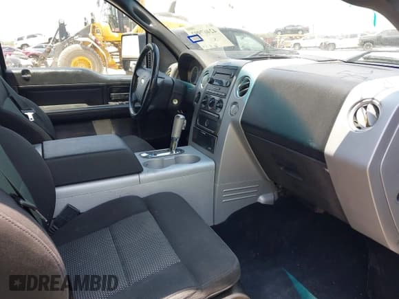 ✅ 2004 Ford F-150 XLT • VIN: 1FTPX145X4NA29505 • Lot: 42467992. Listed on IAAI with 202,914 mi. Free auction sales archive from the USA and detailed vehicle history report at DreamBid. Image 5.
