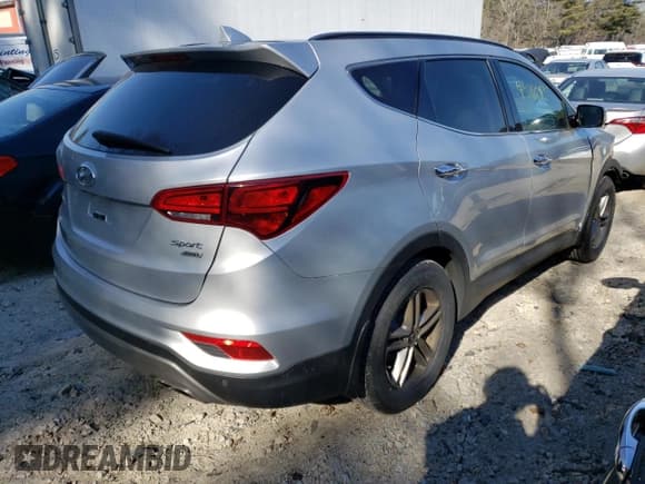 ✅ 2017 Hyundai Santa Fe 2.4L • VIN: 5XYZUDLB9HG384222 • Lot: 45203183. Listed on Copart with 79,252 mi. Free auction sales archive from the USA and detailed vehicle history report at DreamBid. Image 3.