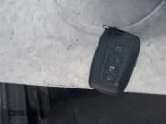 ✅ 2018 Toyota C-HR XLE • VIN: JTNKHMBX8J1007000 • Lot: 43185445. Wystawiony na IAAI z przebiegiem 109 419 mil. Bezpłatny archiwum sprzedaży aukcyjnych z USA i szczegółowy raport historii pojazdu na DreamBid. Zdjęcie 11.