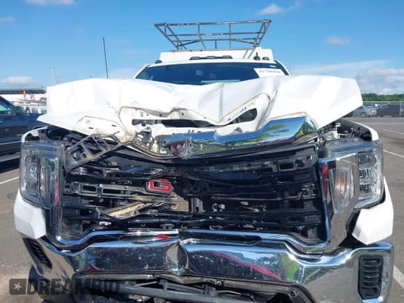 ✅ 2021 GMC Sierra 2500HD • VIN: 1GD09LE71MF220842 • Lot: 42720408. Wystawiony na IAAI z przebiegiem 112 233 mil. Bezpłatny archiwum sprzedaży aukcyjnych z USA i szczegółowy raport historii pojazdu na DreamBid. Zdjęcie 6.