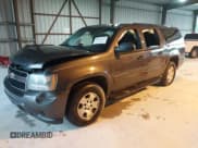 ✅ 2010 Chevrolet Suburban LS • VIN: 1GNUCHE01AR158111 • Lot: 41602157. Listed on IAAI with 263,227 mi. Free auction sales archive from the USA and detailed vehicle history report at DreamBid. Image 2.