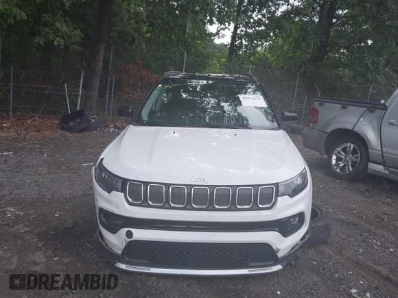 ✅ 2022 Jeep Compass Limited • VIN: 3C4NJDCB4NT146533 • Lot: 42974123. Listed on IAAI with 43,026 mi. Free auction sales archive from the USA and detailed vehicle history report at DreamBid. Image 12.