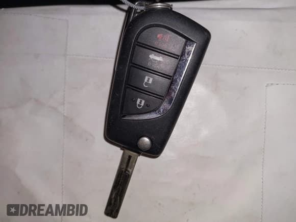 ✅ 2024 Toyota Camry LE • VIN: 4T1C11AK7RU226196 • Лот: 43483021. Опубликован ранее на IAAI с пробегом 31 031 миль. Бесплатный доступ к архиву аукционных продаж из США и подробный отчёт об истории автомобиля на DreamBid. Изображение 11.