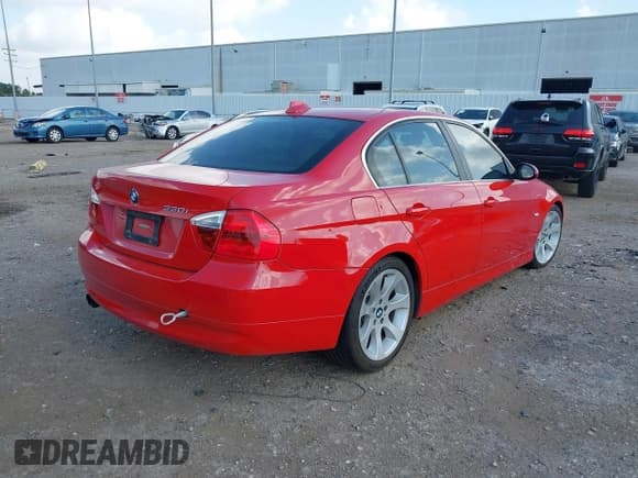 ✅ 2006 BMW 3 Series 330i • VIN: WBAVB33506KS36618 • Lot: 42527037. Listed on IAAI with 148,128 mi. Free auction sales archive from the USA and detailed vehicle history report at DreamBid. Image 4.