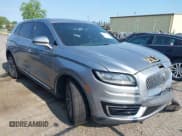 ✅ 2020 Lincoln Nautilus Standard • VIN: 2LMPJ6J98LBL09892 • Lot: 42381053. Wystawiony na IAAI z przebiegiem 40 438 mil. Bezpłatny archiwum sprzedaży aukcyjnych z USA i szczegółowy raport historii pojazdu na DreamBid. Zdjęcie 1.