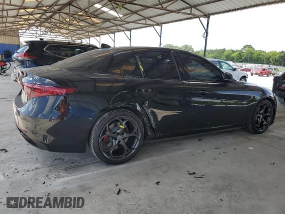 ✅ 2018 Alfa Romeo Giulia Ti Sport • VIN: ZARFAECN1J7578960 • Lot: 61621005. Listed on Copart with 49,651 mi. Free auction sales archive from the USA and detailed vehicle history report at DreamBid. Image 3.