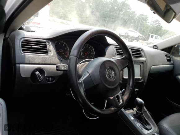 ✅ 2013 Volkswagen Jetta SE • VIN: 3VWDP7AJ4DM216057 • Lot: 59504595. Listed on Copart with 178,366 mi. Free auction sales archive from the USA and detailed vehicle history report at DreamBid. Image 8.