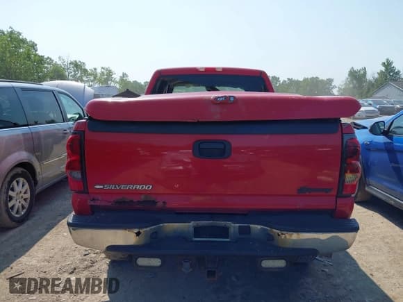 ✅ 2006 Chevrolet Silverado 2500HD LT3 • VIN: 1GCHK232X6F105320 • Лот: 42896488. Опубликован ранее на IAAI с пробегом Не указан. Бесплатный доступ к архиву аукционных продаж из США и подробный отчёт об истории автомобиля на DreamBid. Изображение 16.
