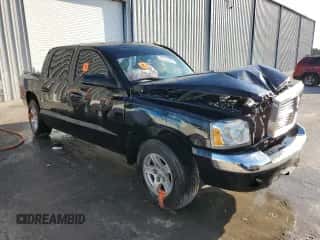 ✅ 2005 Dodge Dakota SLT • VIN: 1D7HE48N85S261809 • Лот: 80132474. Размещён на Copart с пробегом Не указан миль. Получите бесплатный доступ к архиву аукционных продаж из США и посмотрите подробный отчёт об истории автомобиля на DreamBid. Изображение 4.