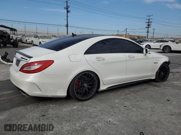 ✅ 2015 Mercedes-Benz CLS 63 S AMG • VIN: WDDLJ7GB8FA139781 • Lot: 71228445. Wystawiony na Copart z przebiegiem 85 468 mil. Bezpłatny archiwum sprzedaży aukcyjnych z USA i szczegółowy raport historii pojazdu na DreamBid. Zdjęcie 3.