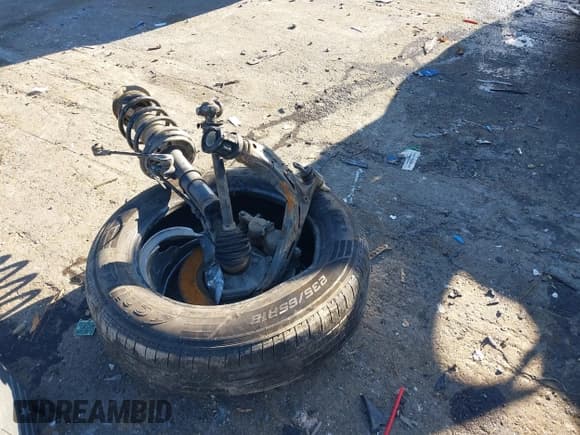 ✅ 2021 GMC Acadia SLE • VIN: 1GKKNKLA1MZ127582 • Lot: 43580588. Listed on IAAI with 81,066 mi. Free auction sales archive from the USA and detailed vehicle history report at DreamBid. Image 12.