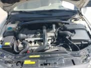 ✅ 2002 Volvo V70 • VIN: YV1SZ58D221081271 • Lot: 43265657. Listed on IAAI with 173,455 mi. Free auction sales archive from the USA and detailed vehicle history report at DreamBid. Image 10.