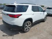 ✅ 2022 Chevrolet Traverse LT • VIN: 1GNERHKW4NJ142792 • Lot: 42368038. Wystawiony na IAAI z przebiegiem 38 203 mil. Bezpłatny archiwum sprzedaży aukcyjnych z USA i szczegółowy raport historii pojazdu na DreamBid. Zdjęcie 4.