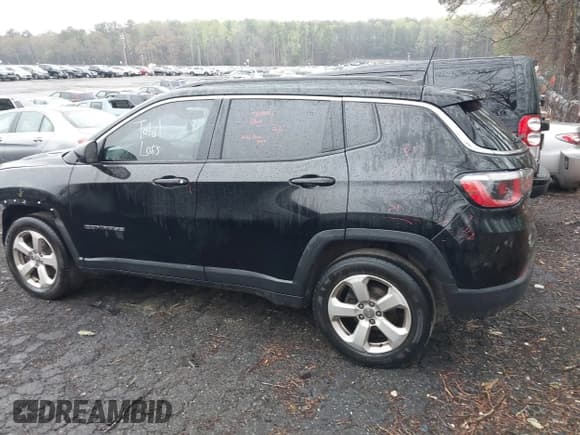 ✅ 2018 Jeep Compass Latitude • VIN: 3C4NJCBB0JT425421 • Lot: 41853700. Listed on IAAI with 69,211 mi. Free auction sales archive from the USA and detailed vehicle history report at DreamBid. Image 14.