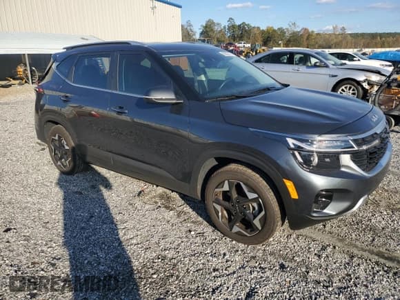 ✅ 2025 Kia Seltos EX • VIN: KNDER2AA1S7696408 • Lot: 90895195. Listed on Copart with 17,653 mi. Free auction sales archive from the USA and detailed vehicle history report at DreamBid. Image 4.