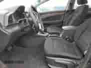 2020 Hyundai Elantra SE z VIN KMHD74LF0LU965079, wystawiony jako Copart lot #90737525 z przebiegiem 125 870 mil mil oraz Czysty tytuł • Clean title. Historia ofert i sprzedaży dostępna na DreamBid. Obrazek 7.