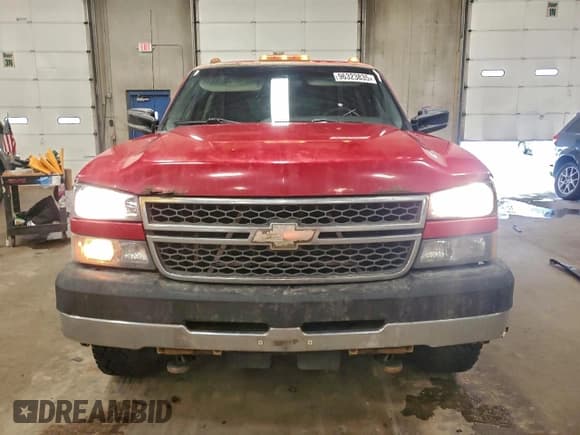 ✅ 2005 Chevrolet Silverado 2500HD LS • VIN: 1GCHK23U85F930143 • Лот: 96323835. Опубликован ранее на Copart с пробегом 342 389 миль. Бесплатный доступ к архиву аукционных продаж из США и подробный отчёт об истории автомобиля на DreamBid. Изображение 5.