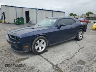✅ 2013 Dodge Challenger SXT • VIN: 2C3CDYAG2DH666343 • Lot: 90349545. Wystawiony na Copart z przebiegiem 140 542 mil. Bezpłatny archiwum sprzedaży aukcyjnych z USA i szczegółowy raport historii pojazdu na DreamBid. Zdjęcie 1.