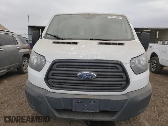 ✅ 2015 Ford Transit Cargo • VIN: 1FTNE1YM8FKB30030 • Lot: 83671964. Wystawiony na Copart z przebiegiem 117 430 mil. Bezpłatny archiwum sprzedaży aukcyjnych z USA i szczegółowy raport historii pojazdu na DreamBid. Zdjęcie 5.