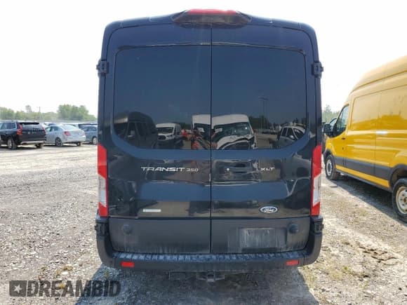 ✅ 2019 Ford Transit XL • VIN: 1FBZX2CG7KKB02480 • Lot: 60456445. Wystawiony na Copart z przebiegiem 126 566 mil. Bezpłatny archiwum sprzedaży aukcyjnych z USA i szczegółowy raport historii pojazdu na DreamBid. Zdjęcie 6.