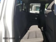 ✅ 2018 Chevrolet Silverado 1500 LT • VIN: 1GCRCREH9JZ190962 • Лот: 86880625. Опубликован ранее на Copart с пробегом 227 907 миль. Бесплатный доступ к архиву аукционных продаж из США и подробный отчёт об истории автомобиля на DreamBid. Изображение 10.