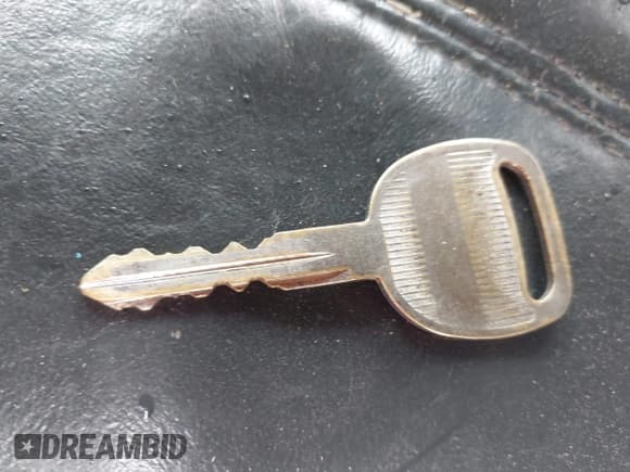 ✅ 2002 GMC Sierra 2500HD SLE • VIN: 1GTHK23U52F245951 • Лот: 42308897. Опубликован ранее на IAAI с пробегом 374 050 миль. Бесплатный доступ к архиву аукционных продаж из США и подробный отчёт об истории автомобиля на DreamBid. Изображение 11.