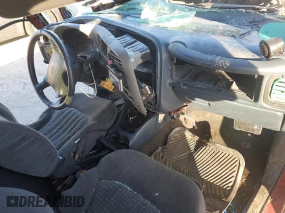 ✅ 1998 Chevrolet S-10 LS • VIN: 1GCCS19X4W8121153 • Лот: 79989884. Опубликован ранее на Copart с пробегом Не указан. Бесплатный доступ к архиву аукционных продаж из США и подробный отчёт об истории автомобиля на DreamBid. Изображение 8.