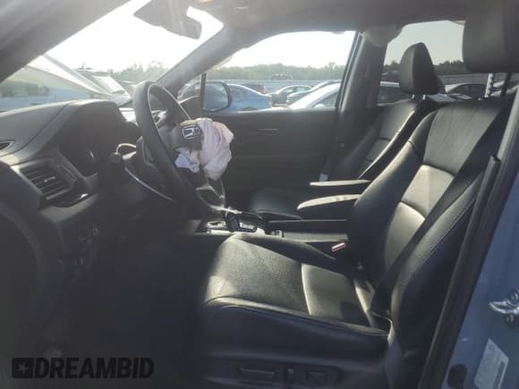 ✅ 2022 Honda Pilot Touring 7-Passenger • VIN: 5FNYF6H63NB077922 • Lot: 69424205. Listed on Copart with 32,813 mi. Free auction sales archive from the USA and detailed vehicle history report at DreamBid. Image 7.