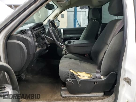 ✅ 2007 Chevrolet Silverado 2500HD 1LT • VIN: 1GCHK24K67E599620 • Lot: 67097715. Wystawiony na Copart z przebiegiem Nie podano. Bezpłatny archiwum sprzedaży aukcyjnych z USA i szczegółowy raport historii pojazdu na DreamBid. Zdjęcie 7.