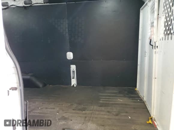 ✅ 2019 Ford Transit • VIN: 1FTYE2CM7KKB51374 • Lot: 68733935. Listed on Copart with 97,811 mi. Free auction sales archive from the USA and detailed vehicle history report at DreamBid. Image 11.