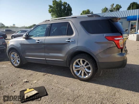 ✅ 2013 Ford Explorer Limited • VIN: 1FM5K8F85DGA79685 • Lot: 65715935. Wystawiony na Copart z przebiegiem 273 106 mil. Bezpłatny archiwum sprzedaży aukcyjnych z USA i szczegółowy raport historii pojazdu na DreamBid. Zdjęcie 2.