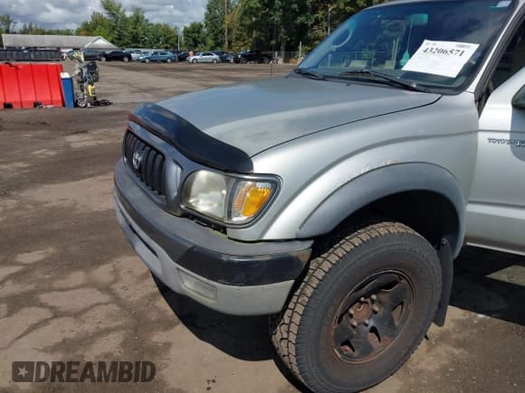 ✅ 2001 Toyota Tacoma PreRunner • VIN: 5TENM92N61Z771779 • Lot: 43206571. Wystawiony na IAAI z przebiegiem 211 362 mil. Bezpłatny archiwum sprzedaży aukcyjnych z USA i szczegółowy raport historii pojazdu na DreamBid. Zdjęcie 6.