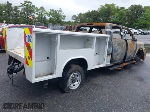 ✅ 2022 Ram 2500 Tradesman • VIN: 3C6UR5HJ4NG232449 • Lot: 42052338. Wystawiony na IAAI z przebiegiem 110 341 mil. Bezpłatny archiwum sprzedaży aukcyjnych z USA i szczegółowy raport historii pojazdu na DreamBid. Zdjęcie 4.