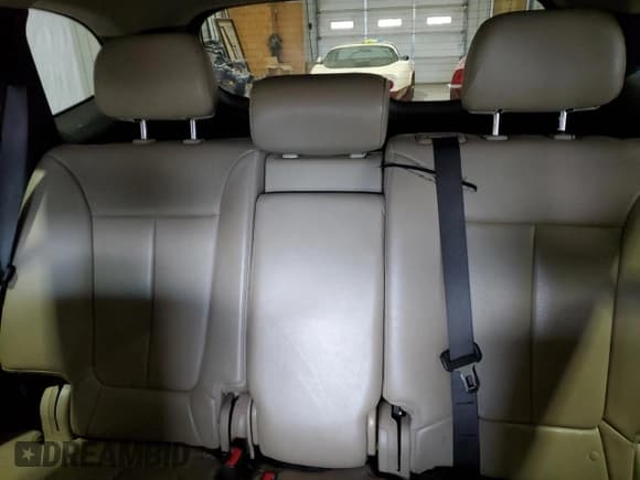 ✅ 2011 Hyundai Santa Fe Limited • VIN: 5XYZKDAG3BG084994 • Lot: 84524164. Listed on Copart with 238,391 mi. Free auction sales archive from the USA and detailed vehicle history report at DreamBid. Image 10.