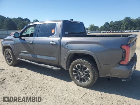 ✅ 2022 Toyota Tundra Limited Hybrid • VIN: 5TFJC5DBXNX012904 • Lot: 82319955. Wystawiony na Copart z przebiegiem 112 002 mil. Bezpłatny archiwum sprzedaży aukcyjnych z USA i szczegółowy raport historii pojazdu na DreamBid. Zdjęcie 2.