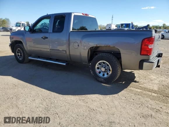 ✅ 2009 Chevrolet Silverado 1500 LS • VIN: 2GCEC19C291105415 • Lot: 85383465. Listed on Copart with 197,777 mi. Free auction sales archive from the USA and detailed vehicle history report at DreamBid. Image 2.