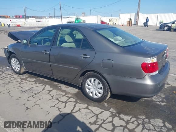 ✅ 2005 Toyota Camry LE • VIN: 4T1BE32K35U633744 • Lot: 43418412. Wystawiony na IAAI z przebiegiem 149 999 mil. Bezpłatny archiwum sprzedaży aukcyjnych z USA i szczegółowy raport historii pojazdu na DreamBid. Zdjęcie 3.