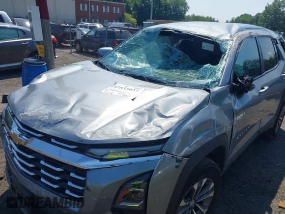 ✅ 2025 Chevrolet Equinox AWD LT • VIN: 3GNAXPEG6SL191967 • Lot: 42833037. Wystawiony na IAAI z przebiegiem 7 374 mil. Bezpłatny archiwum sprzedaży aukcyjnych z USA i szczegółowy raport historii pojazdu na DreamBid. Zdjęcie 6.