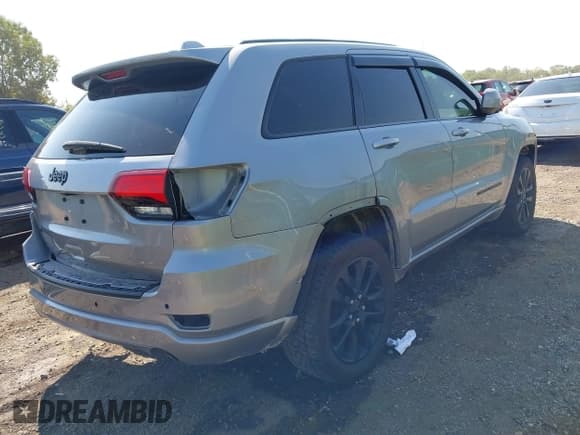 ✅ 2019 Jeep Grand Cherokee Upland • VIN: 1C4RJFAG9KC849970 • Lot: 43239812. Listed on IAAI with 94,001 mi. Free auction sales archive from the USA and detailed vehicle history report at DreamBid. Image 4.