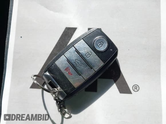 ✅ 2015 Kia Optima EX • VIN: 5XXGN4A7XFG469932 • Lot: 43532157. Listed on IAAI with 203,392 mi. Free auction sales archive from the USA and detailed vehicle history report at DreamBid. Image 11.