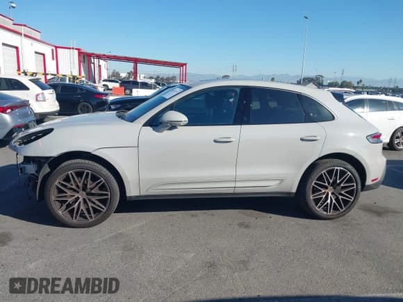 ✅ 2023 Porsche Macan • VIN: WP1AA2A54PLB21452 • Лот: 43471325. Опубликован ранее на IAAI с пробегом 33 038 миль. Бесплатный доступ к архиву аукционных продаж из США и подробный отчёт об истории автомобиля на DreamBid. Изображение 15.