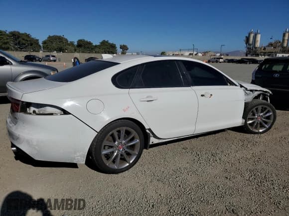 ✅ 2016 Jaguar XF 35t R-Sport • VIN: SAJBF4BV7GCY15961 • Lot: 66700485. Listed on Copart with 77,983 mi. Free auction sales archive from the USA and detailed vehicle history report at DreamBid. Image 3.