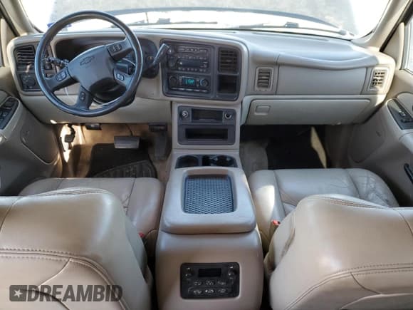 ✅ 2003 Chevrolet Suburban LT • VIN: 3GNFK16Z23G282715 • Лот: 89009685. Опубликован ранее на Copart с пробегом 186 723 миль. Бесплатный доступ к архиву аукционных продаж из США и подробный отчёт об истории автомобиля на DreamBid. Изображение 8.