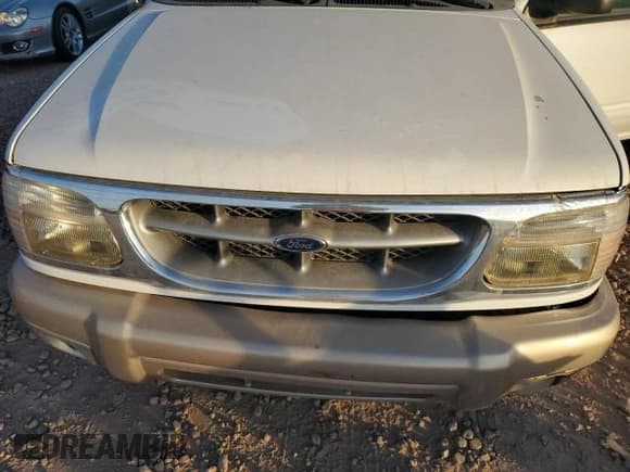 ✅ 1999 Ford Explorer XLT • VIN: 1FMZU34E8XZB93177 • Lot: 61252815. Listed on Copart with 133,452 mi. Free auction sales archive from the USA and detailed vehicle history report at DreamBid. Image 12.