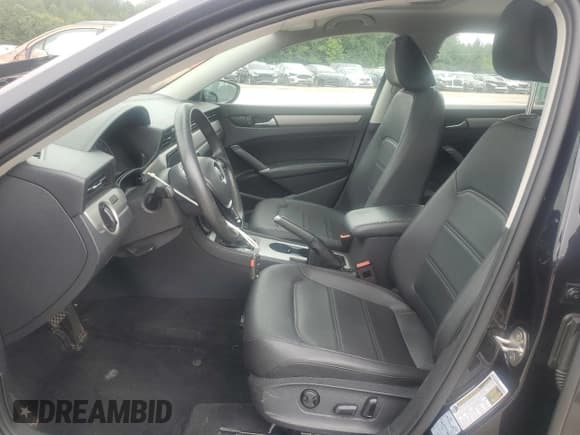 ✅ 2021 Volkswagen Passat SE • VIN: 1VWSA7A3XMC002394 • Lot: 67683935. Wystawiony na Copart z przebiegiem 92 514 mil. Bezpłatny archiwum sprzedaży aukcyjnych z USA i szczegółowy raport historii pojazdu na DreamBid. Zdjęcie 7.