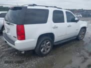 ✅ 2010 GMC Yukon SLT • VIN: 1GKUCCE07AR227268 • Lot: 42471770. Listed on IAAI with 215,047 mi. Free auction sales archive from the USA and detailed vehicle history report at DreamBid. Image 4.