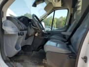 ✅ 2018 Ford Transit • VIN: 1FTYR2CV0JKA78165 • Lot: 70396615. Wystawiony na Copart z przebiegiem 216 761 mil. Bezpłatny archiwum sprzedaży aukcyjnych z USA i szczegółowy raport historii pojazdu na DreamBid. Zdjęcie 7.